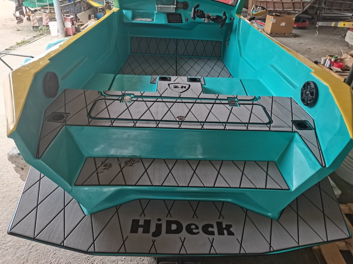 Motor Boat PREMIUM BOAT FLOORING & DECKING - HJDECK