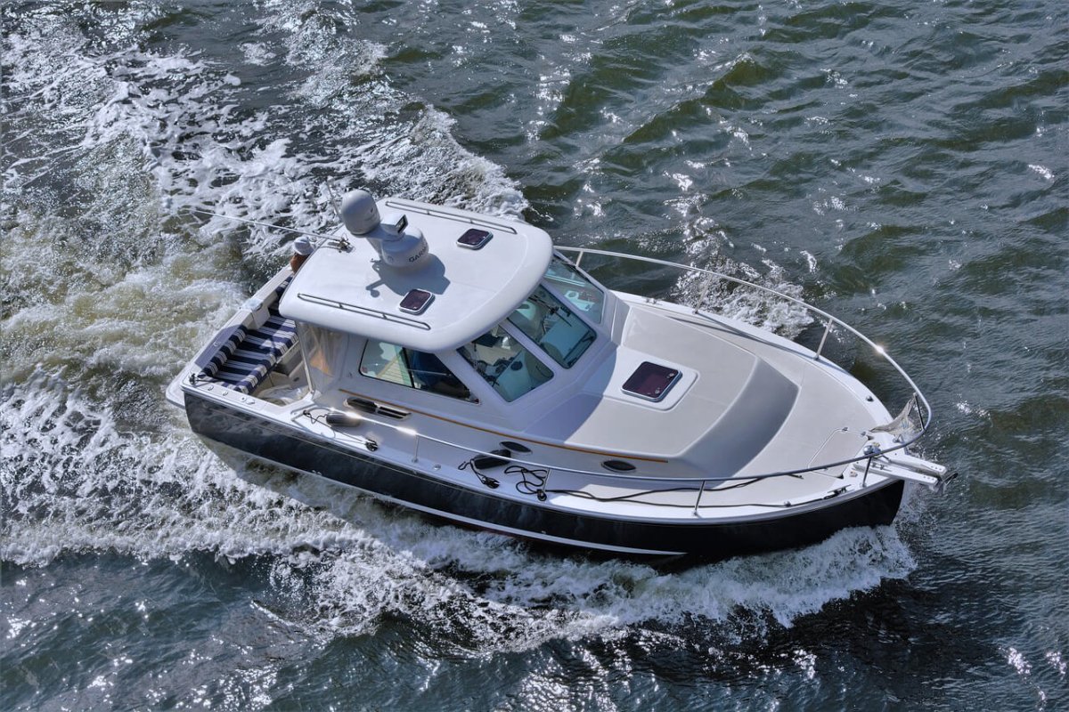 Select the Perfect Marine Flooring Material to Make Your Yacht More Perfect - HJDECK