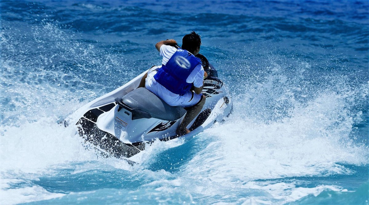 Why Every Jet Ski Enthusiast Needs an EVA Foam Deck Pad? - HJDECK