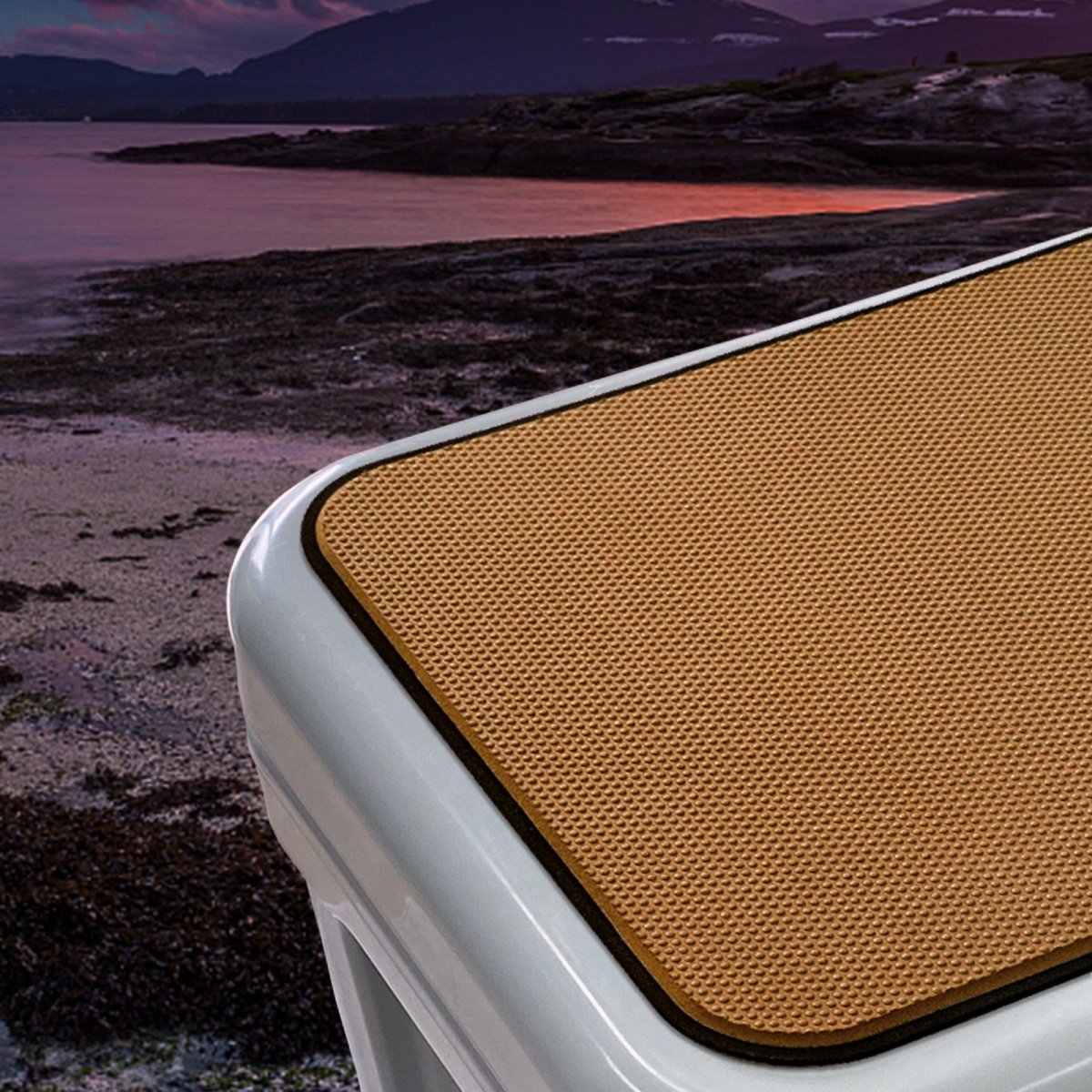 YETI ROADIE 24 TEAK PAD ( polka dot ) - HJDECK